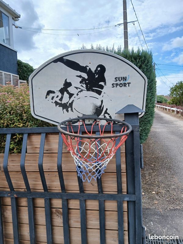 Panier de basket (image 1)