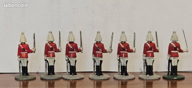 Lot 12 soldats plomb polychrome Gardes Républicains Français CBG Paris XXè