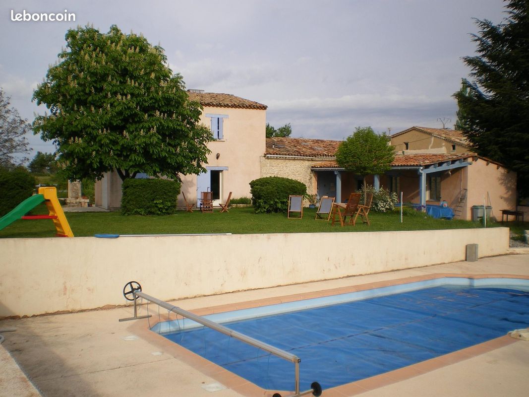 Maison 14 pièces 400 m² · à Revest-du-Bion · 400 m² · 844 000 €