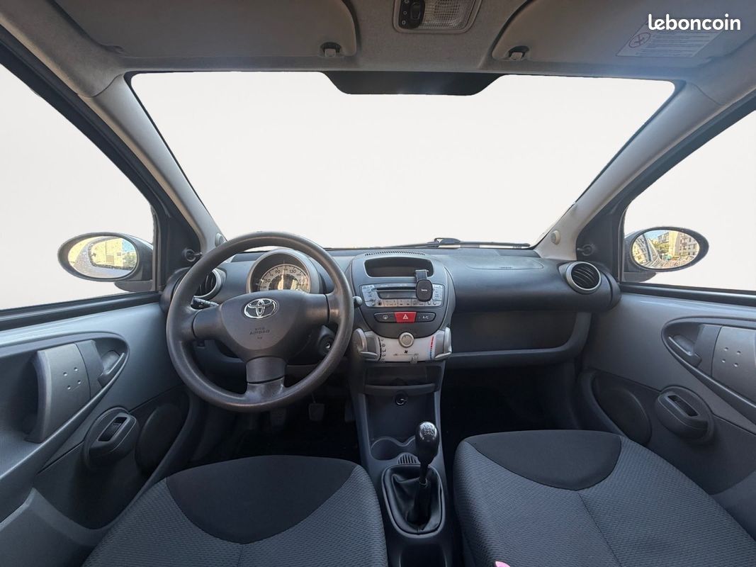 TOYOTA AYGO 1.0i (image 5)