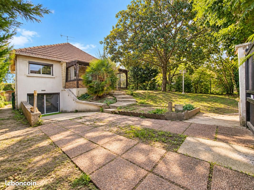 Maison 6 pièces 192 m² · à Montigny-lès-Cormeilles · 192 m² · 395 000 €