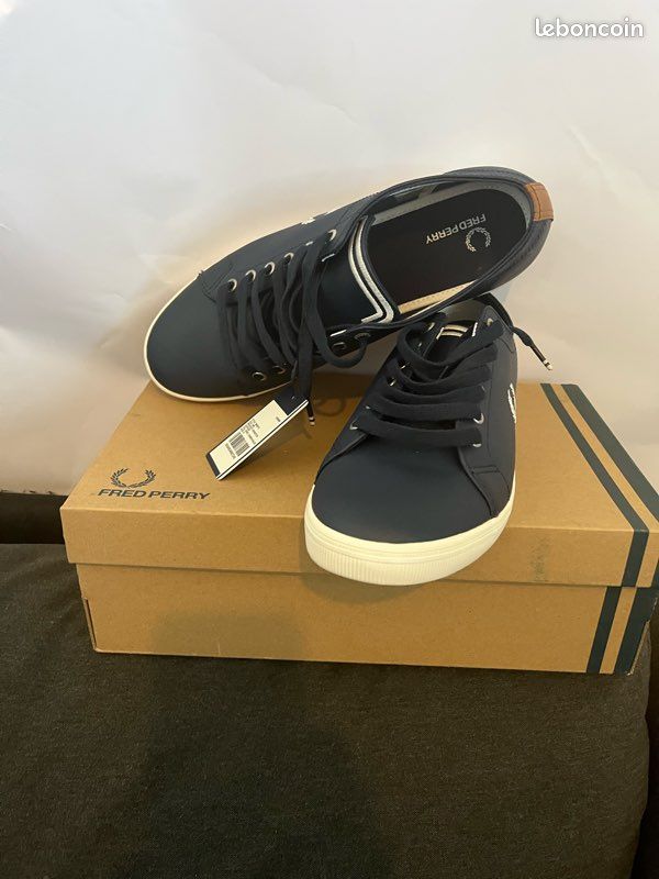 Chaussure Fred Perry taille 42 (image 1)