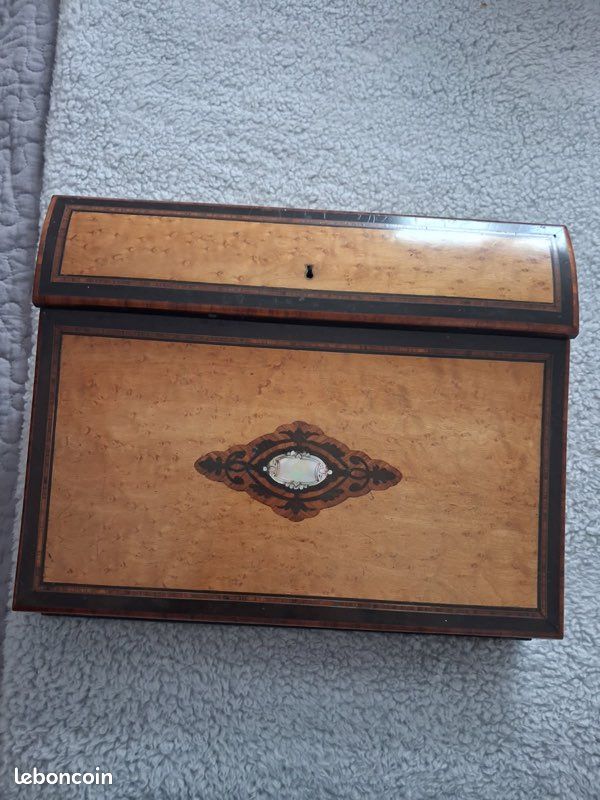 Écritoire ancien en loupe d’orme, cuir et nacre (image 1)