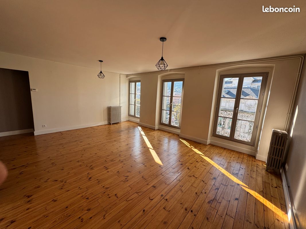 Appartement 3 pièces 90 m² · à Le Puy-en-Velay · 90 m² · 140 000 €