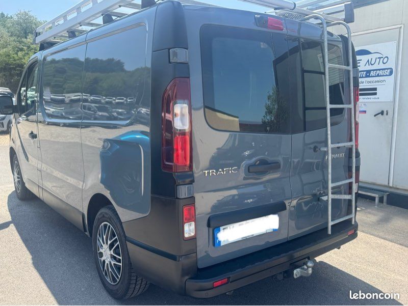 Renault trafic l1h1 2.0 dci 120ch sl pro + excellent état clim + camera (image 4)