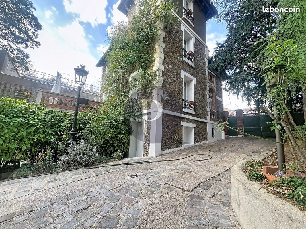 Maison 12 pièces 235 m² · à Villejuif · 235 m² · 999 000 €
