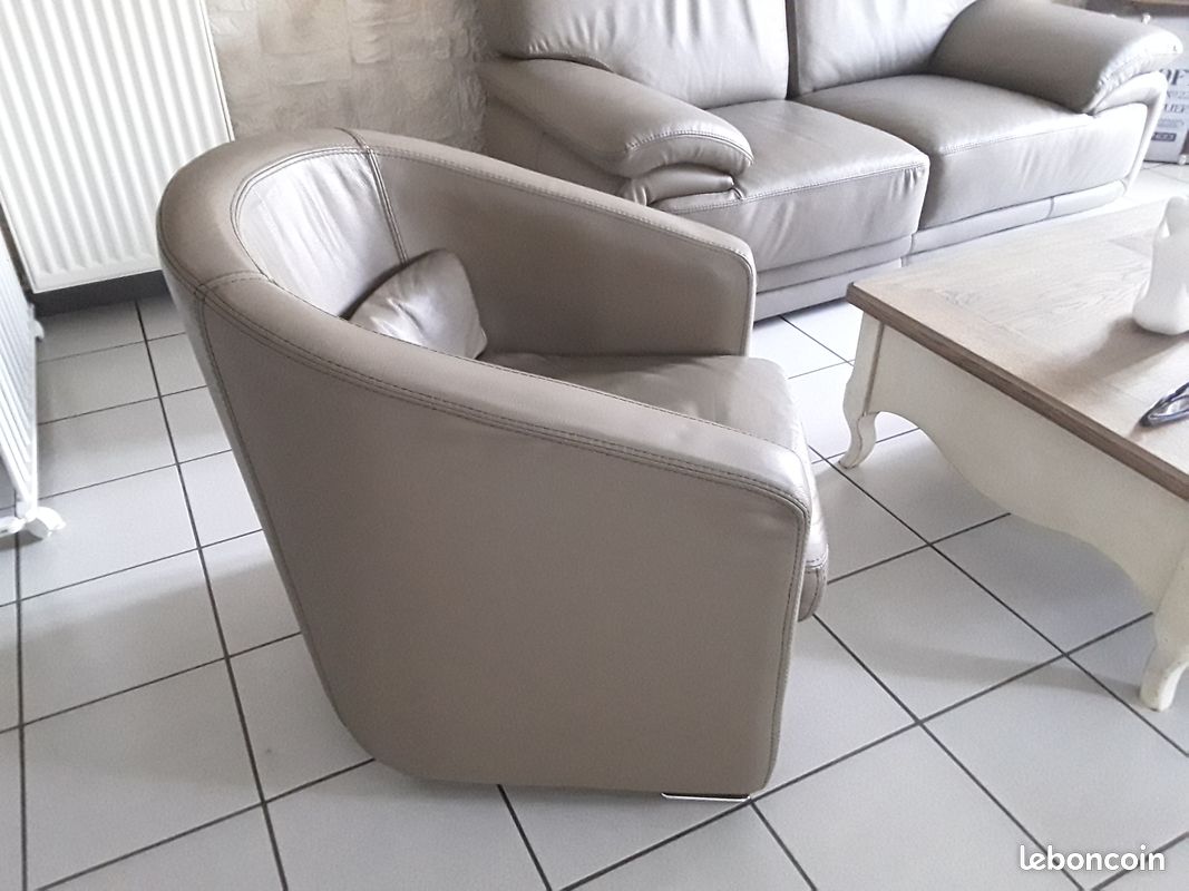 Canapé et fauteuil cabriolet cuir (3780 euros chez Cuir Center, impeccable ) (image 4)