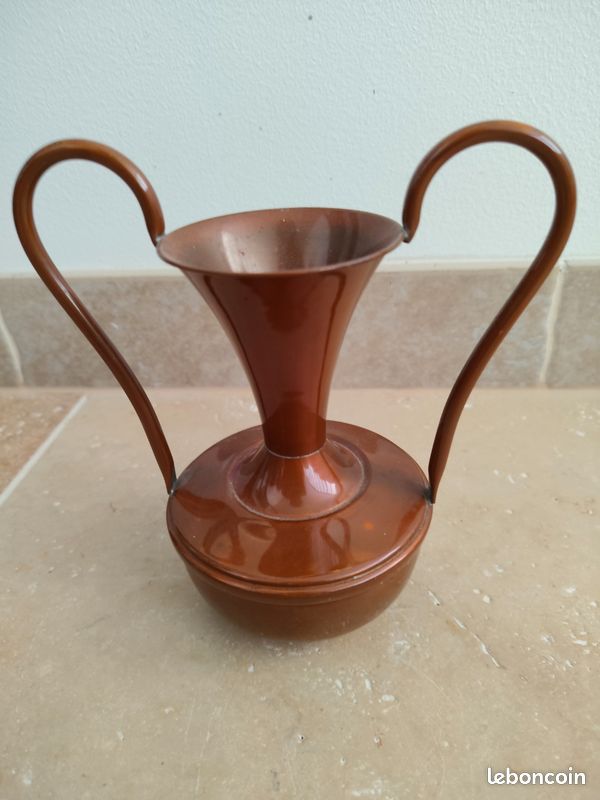 Vase amphore en cuivre Villedieu les poêles (image 1)