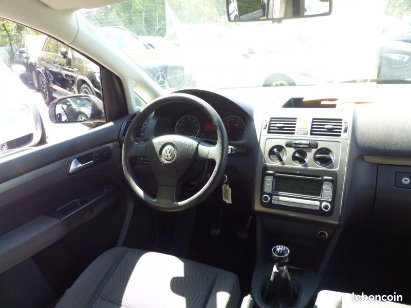 Volkswagen TOURAN 2.0 ECOFUEL TRENDLINE 7 PLACES (image 14)