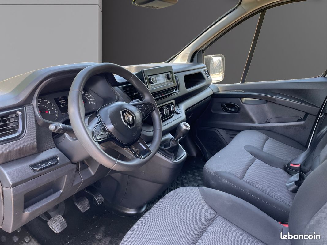 RENAULT TRAFIC III FOURGON TRAFIC L1H1 2.0 BLUE DCI 110 ADVANCE 110Ch Garantie 12 mois (image 9)