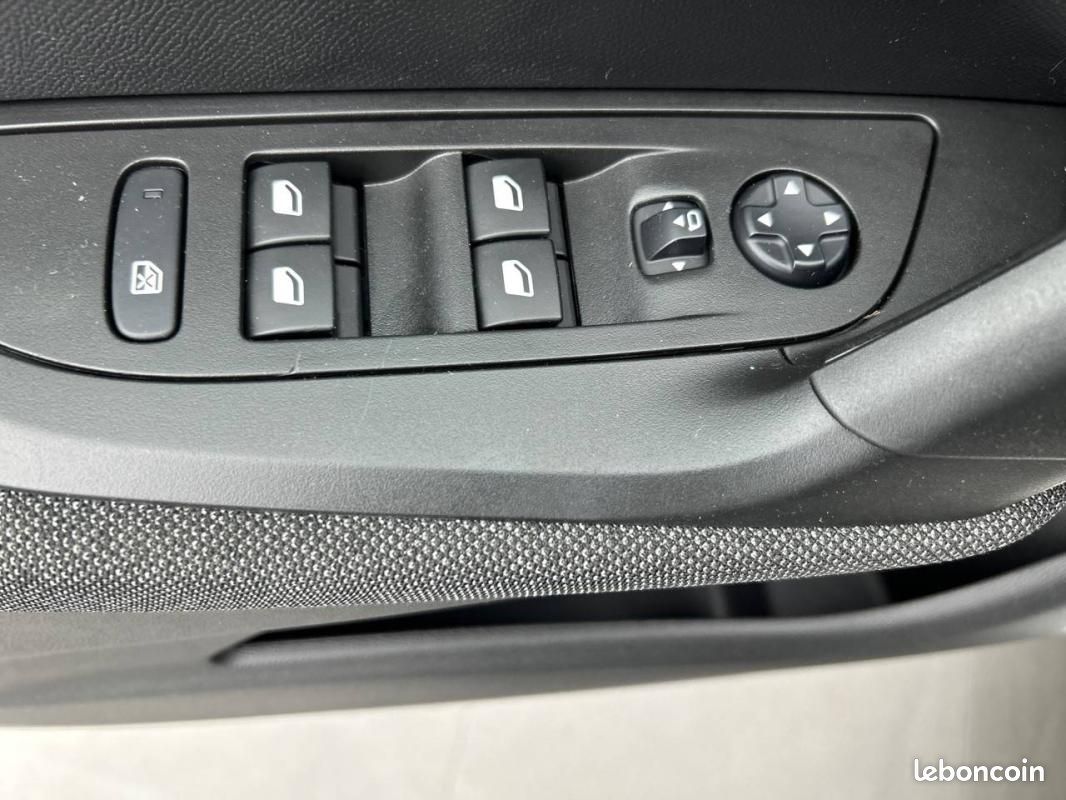 Peugeot 2008 BlueHDi 110 S&S BVM6 - Style (image 15)