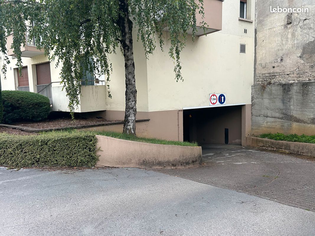 Parking 12 m² · à Besançon · 12 m² · 60 €/mois