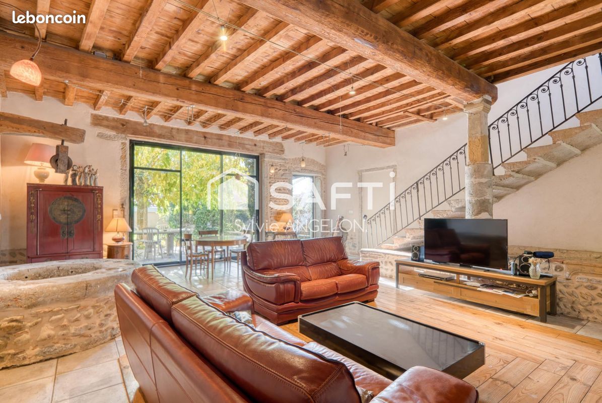 Maison 9 pièces 342 m² · à Rillieux-la-Pape · 342 m² · 690 000 €