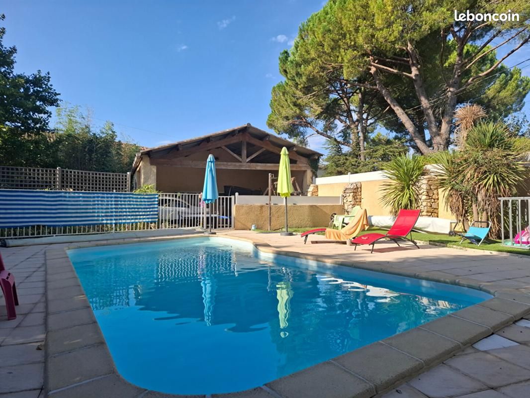 Maison 8 pièces 206 m² · à Saint-Geniès-de-Malgoirès · 206 m² · 379 000 €