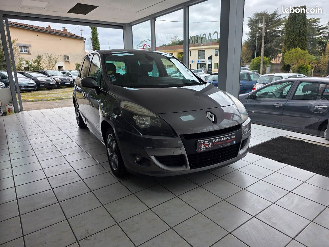 Renault scenic 3 1.6 dci - 16v turbo annee 2011 222000 (image 1)