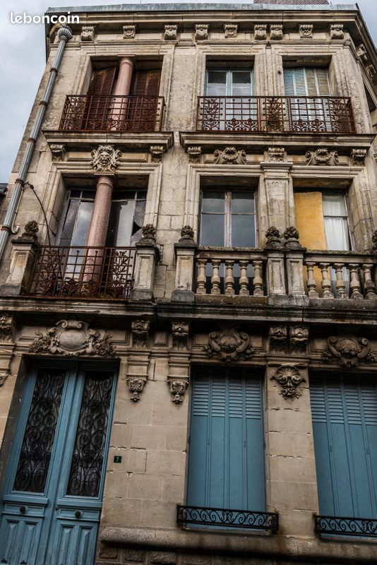 Maison 8 pièces 1300 m² · à Bénévent-l'Abbaye · 1 300 m² · 130 000 €