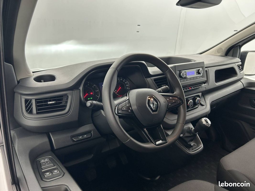 Renault trafic fgn l2h1 3000 kg blue dci 130 confort (image 10)