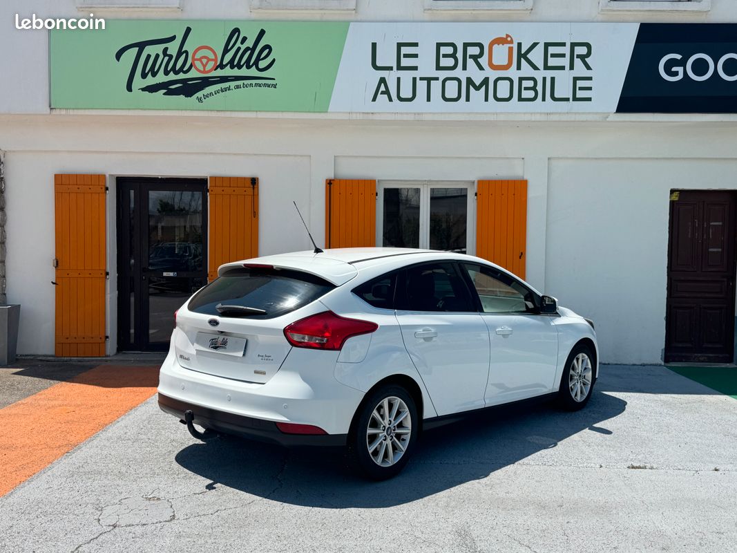 Ford Focus - 1.0 EcoBoost 125ch - Stop&Start - Titanium - Attelage - faible kilométrage (image 6)