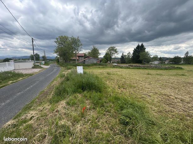 Vente | Terrain constructible | 2393 m² | Valprivas