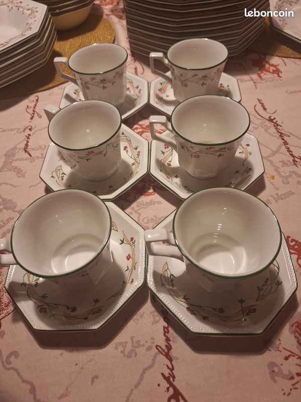 Service de table anglais Johnson Brothers 60 pieces (image 9)