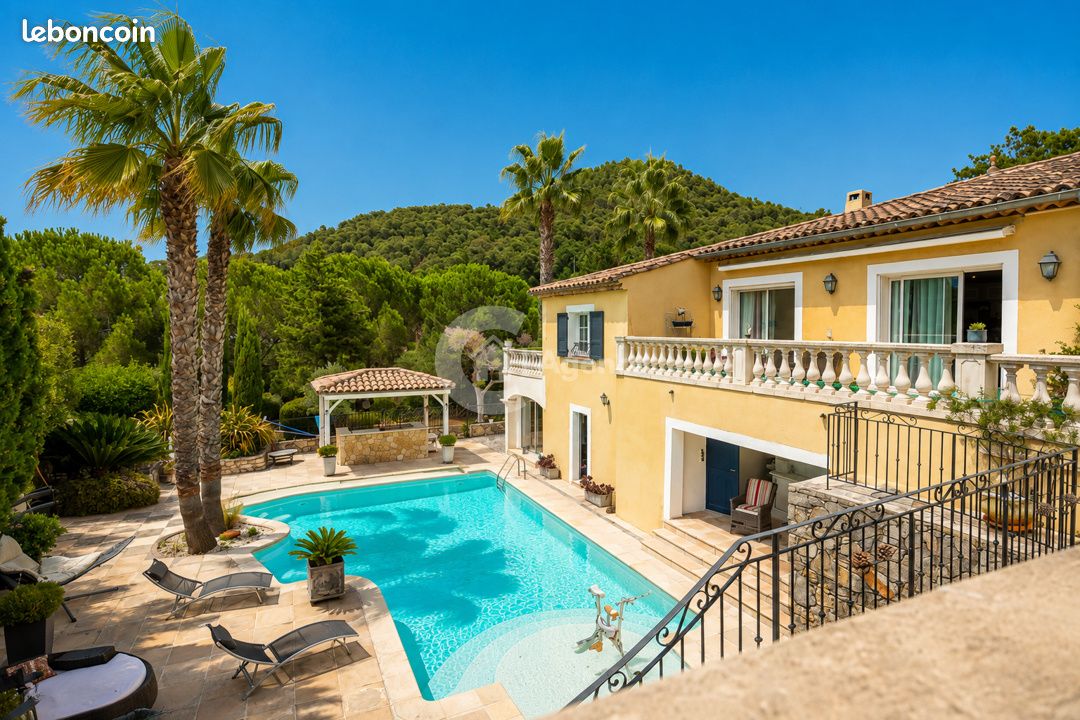 Maison 6 pièces 205 m² · à Les Adrets-de-l'Estérel · 205 m² · 949 900 €