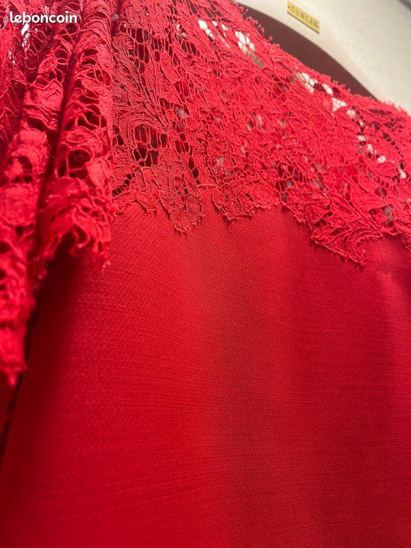 VALENTINO - Robe rouge à dentelle (image 2)