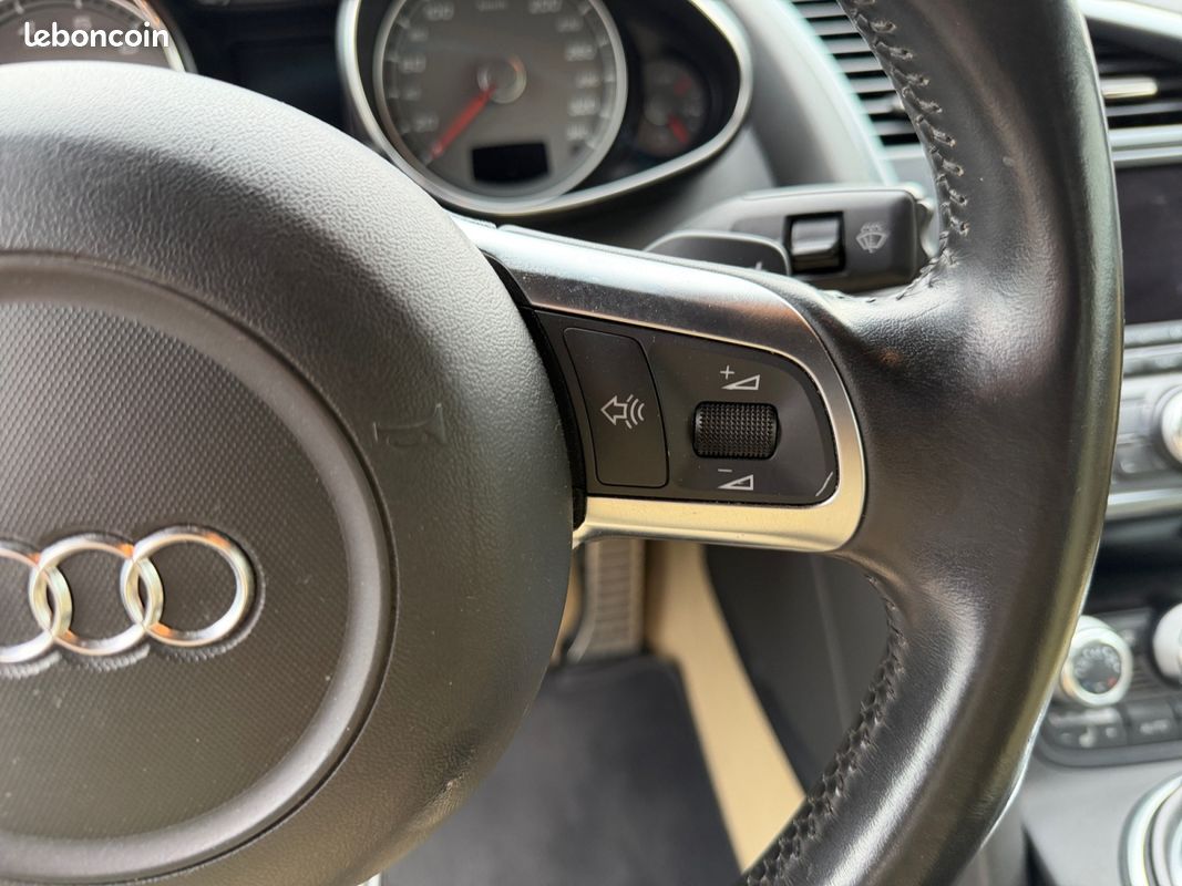 AUDI R8 V8 4.2 FSI QUATTRO 420 R-TRONIC 420Ch - Bang Olufsen - Sièges éléctrique/chauffants - Magnetic Ride - Caméra de Recul - GARANTIE 12 MOIS (image 16)