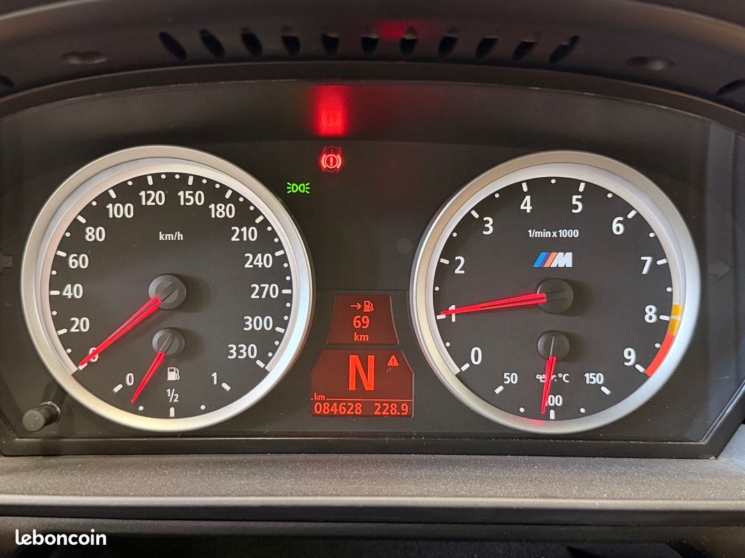 Bmw m5 e60 v10 - sieges chauffants av/ar - sieges av electriques - ciel de toit alcantara- toit ouvrant - g (image 13)