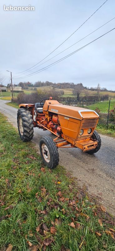 Charrue rouge - Artitec 387.279 - avec adaptateur pour tracteur Ford