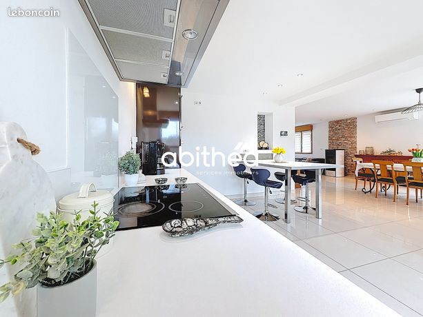 Propriété 9 pièces 200 m²