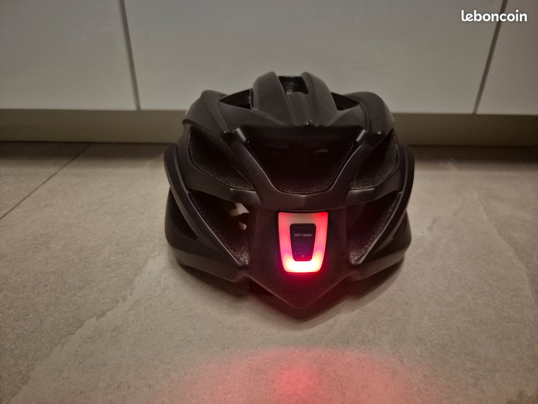 Casque vélo STRADA noir Neuf avec lumière intégrée (image 4)