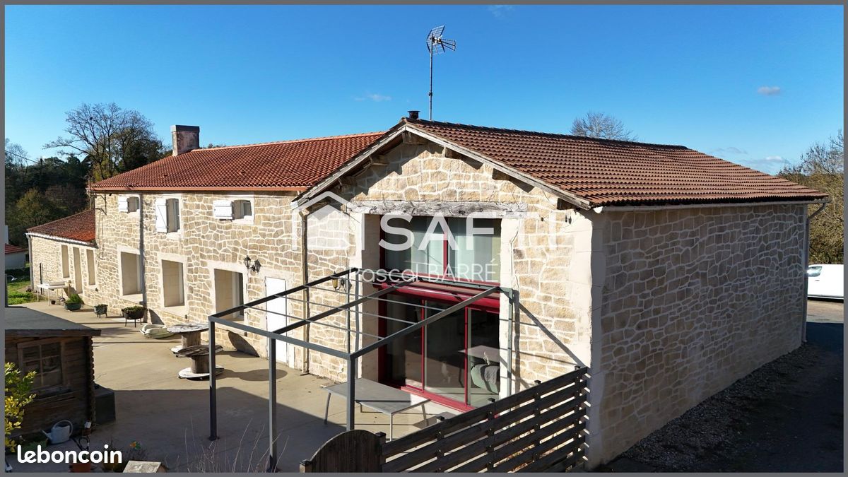 Maison 13 pièces 200 m² · à Saint-Mathurin · 200 m² · 480 000 €