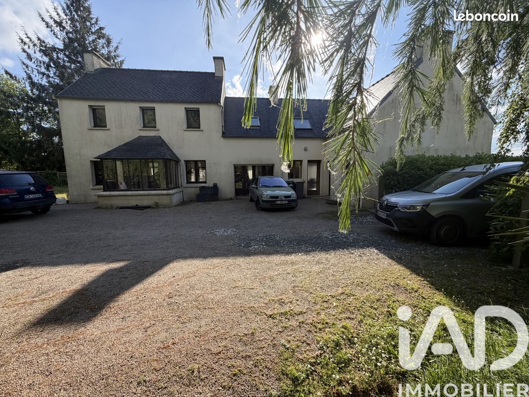 Maison 8 pièces 176 m² · à Landivisiau · 176 m² · 276 000 €