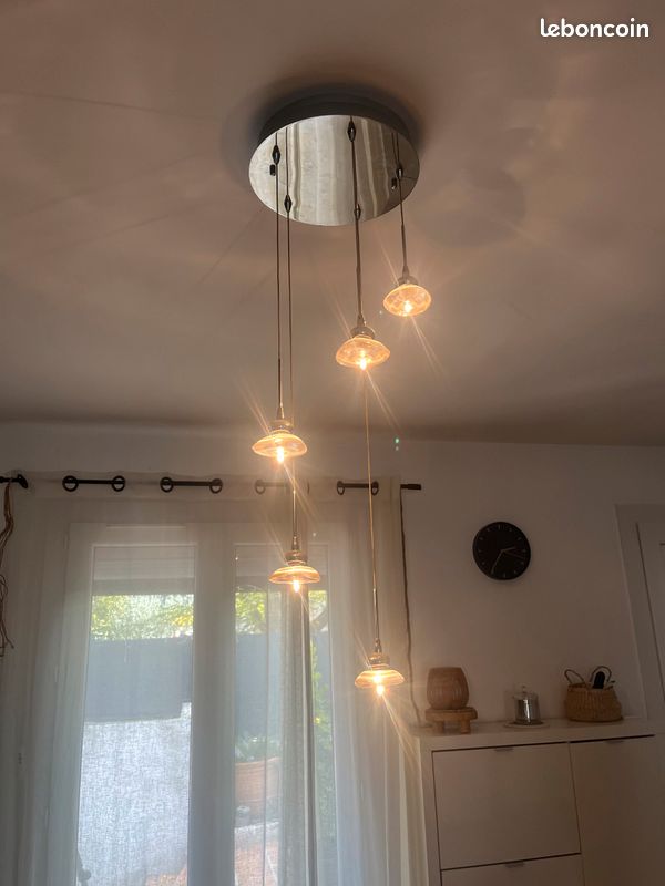 Lustre moderne en cascade argentée (image 4)