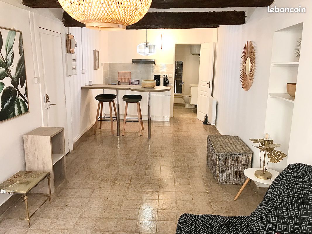 Studio à louer (image 1)