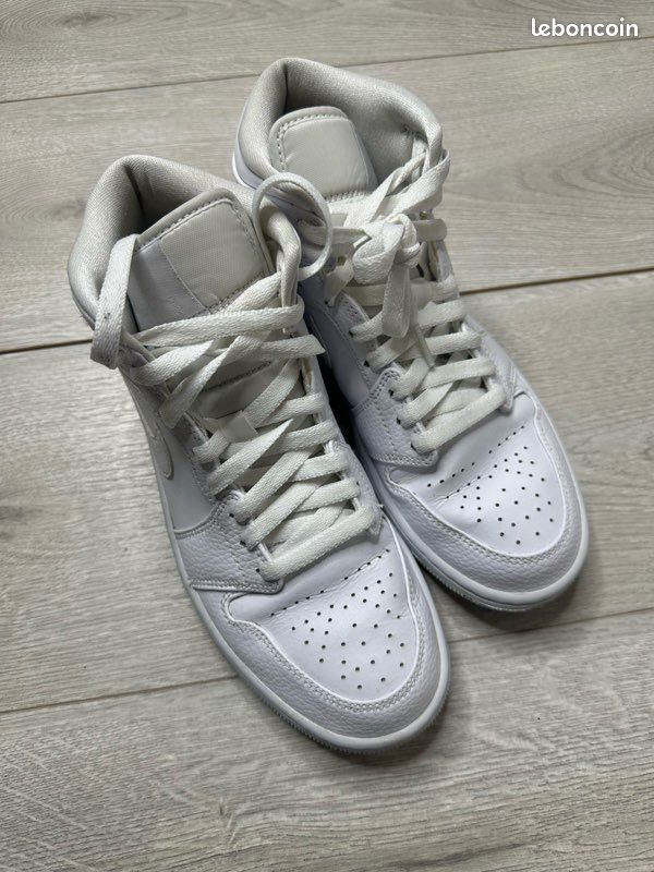Air jordan 1 mid triple white - taille 40.5 (image 2)