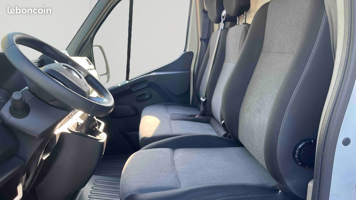 Renault master fgn trac f3500 l2h2 blue dci 135 confort (image 11)