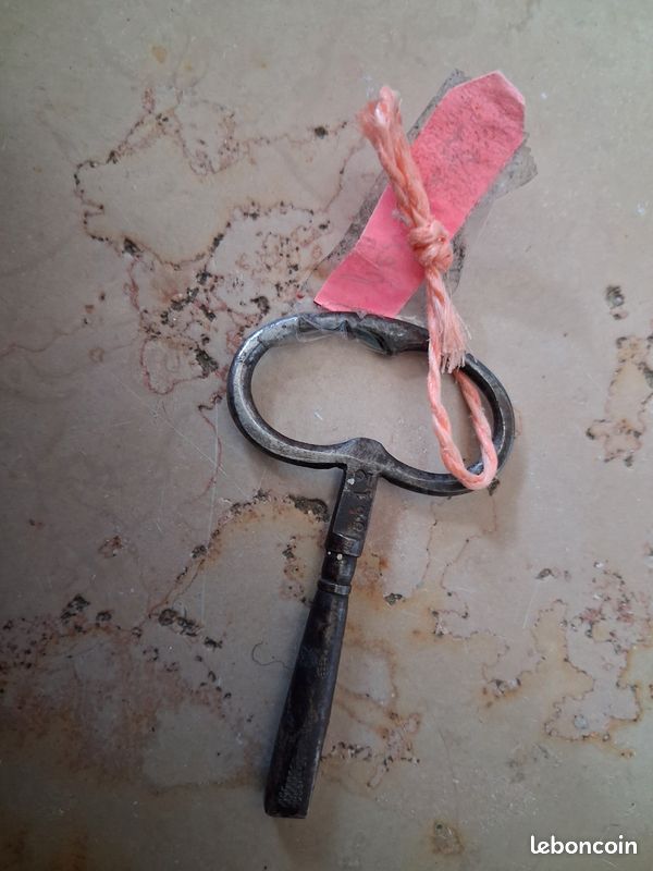 Clé a pendule (image 1)