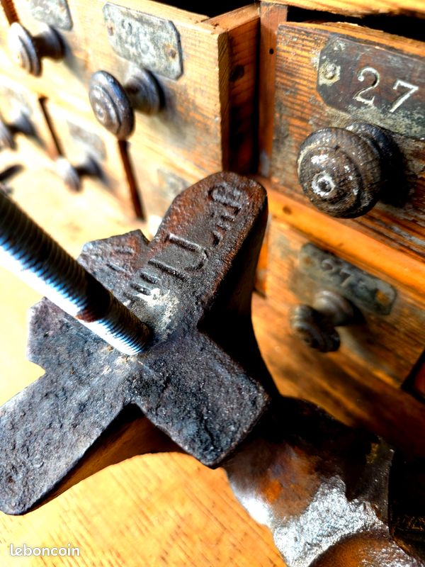 Ancien Fer à Repasser En Fonte USA 1880 - American Machine Company - Poignée Bois
