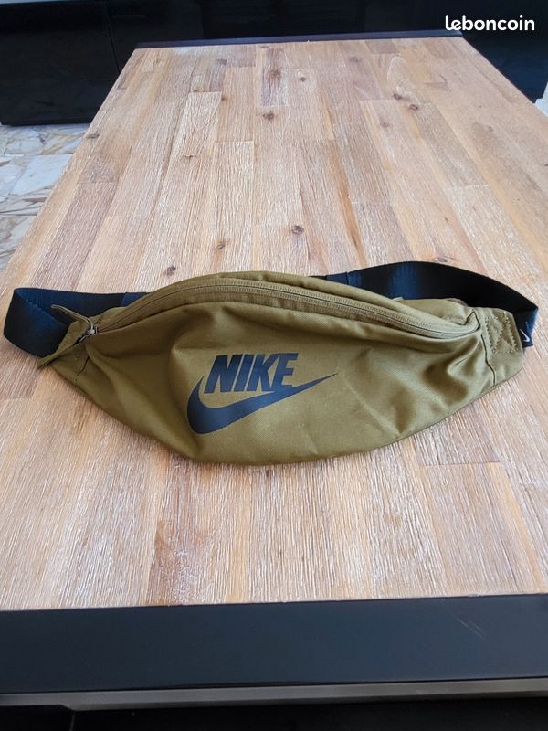 Banane nike (image 1)
