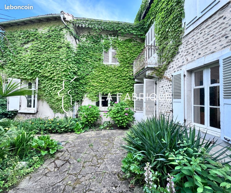 Maison 8 pièces 255 m² · à Jurançon · 255 m² · 473 000 €