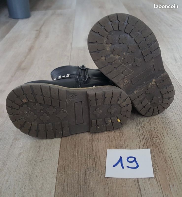 Bottes noires taille 19 (image 2)