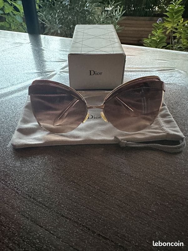DIOR Sunnies (image 1)