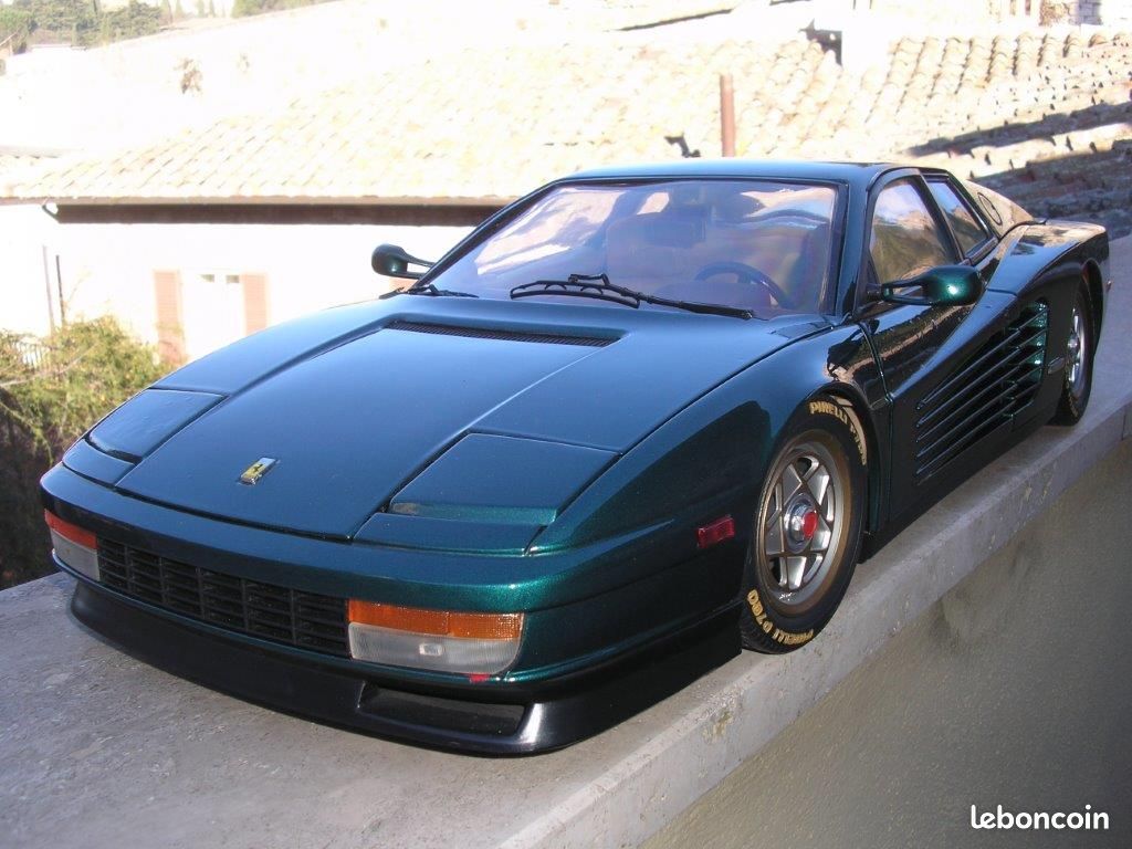 Pocher Ferrari Testarossa cabriolet 1/8 schaalmodellen (image 17)