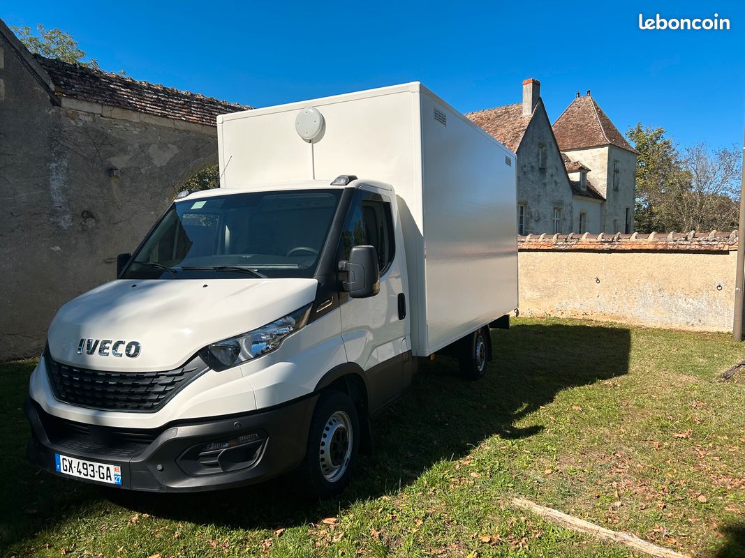 Iveco daily 35s14 caisse 20m3 ISOTHERM 136 cv boite auto 19900 ht garantie 12 mois (image 1)