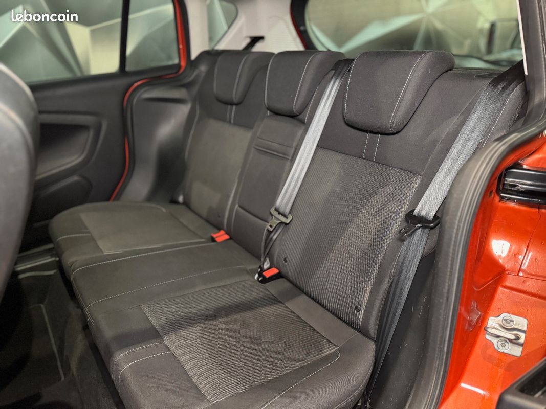 Ford B-Max B Max 1.6 TDCI 95 CH Titanium BVM5 Toit Panoramique Bluetooth Radar Jante Alu Rouge Arizona Portes Coulissantes 2013 (image 8)