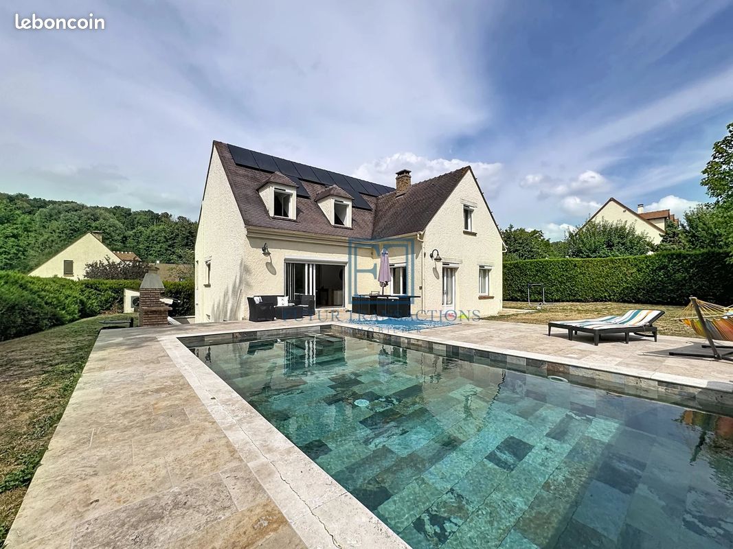 Maison 7 pièces 215 m² · à Élancourt · 215 m² · 895 000 €