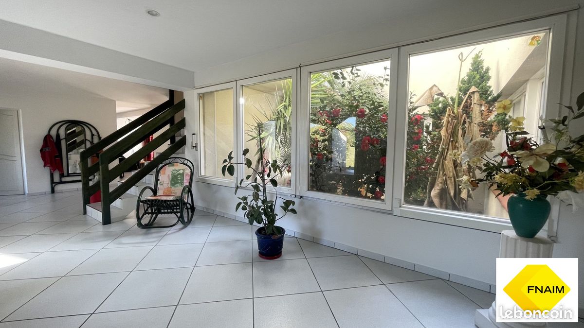 Maison 6 pièces 285 m² · à Laroque-Timbaut · 285 m² · 436 550 €