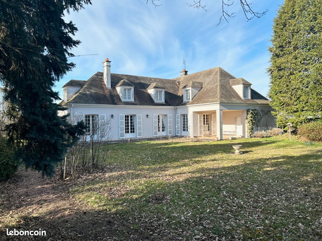 Maison 12 pièces 385 m² · à Val d'Issoire · 385 m² · 245 800 €