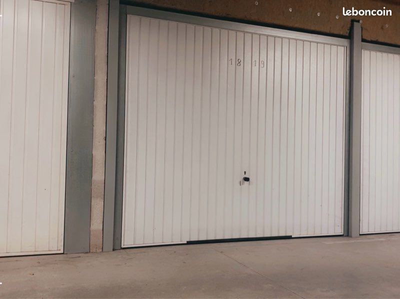 Double box fermé · à Marseille · 24 900 €